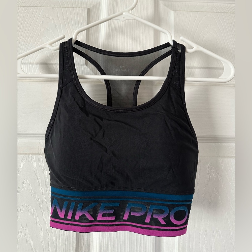 Nike Women’s Sports bra (Swoosh bra-medium support) size small